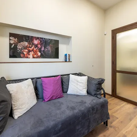 Center Apartment, Walk To & Sea Garden Varna