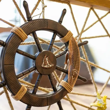 Center Apartment, Walk To & Sea Garden