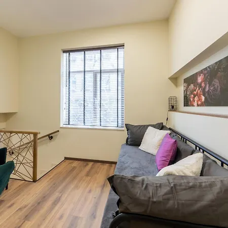 Center Apartment, Walk To & Sea Garden Апартаменти *