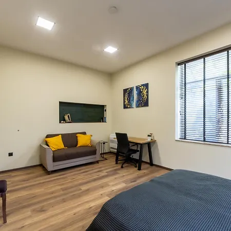 Center Apartment, Walk To & Sea Garden