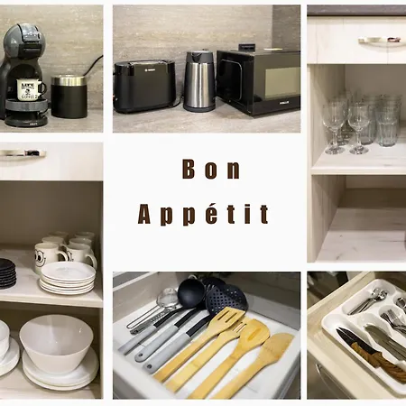 Center Apartment, Walk To & Sea Garden Апартаменти Варна
