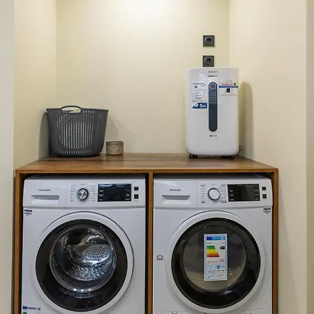 Апартаменти Center Apartment, Walk To & Sea Garden Варна