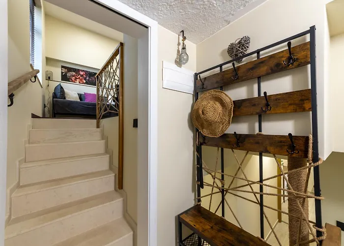 Center Apartment, Walk To & Sea Garden Varna
